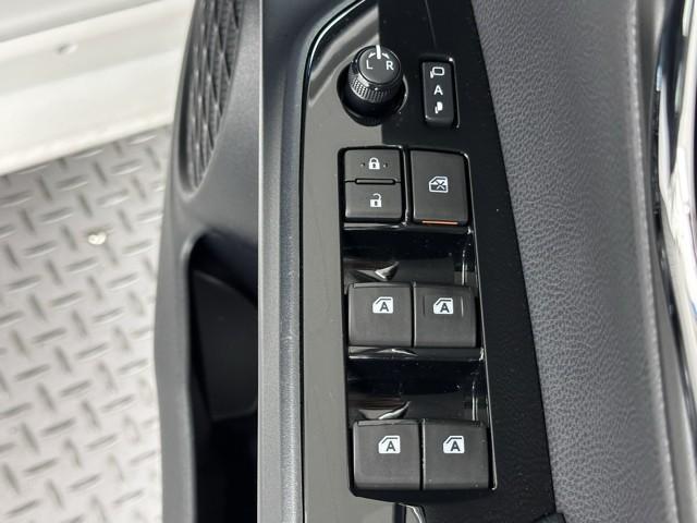 プリウス E パワーウインドウ キーレス スマートK 盗難防止システム ダブルエアバック パワーステアリング オートエアコン メモリーナビ ABS エアバック LEDヘッドランプ ナビ&TV アルミホイール 記録簿(12枚目)