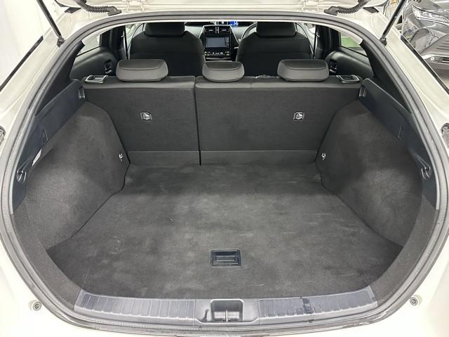 プリウス E パワーウインドウ キーレス スマートK 盗難防止システム ダブルエアバック パワーステアリング オートエアコン メモリーナビ ABS エアバック LEDヘッドランプ ナビ&TV アルミホイール 記録簿(17枚目)