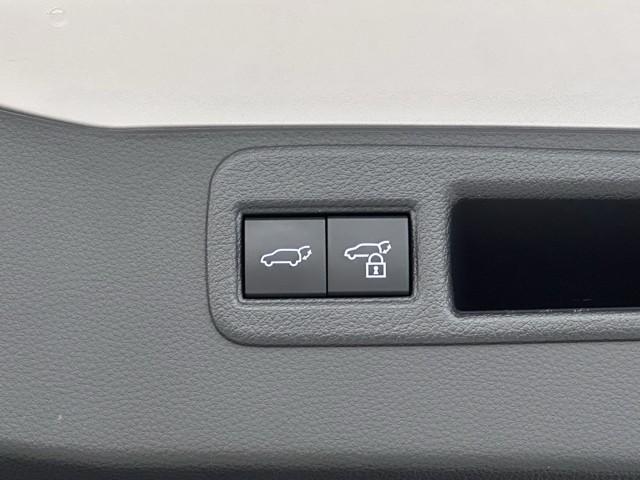 ハリアーハイブリッド Z AC100V電源 地上デジタル 衝突被害軽減 サイドエアバッグ LEDランプ Bモニタ クルコン ナビTV アイドリングストップ 横滑り防止装置 スマートキー 盗難防止システム ABS アルミ AAC(18枚目)