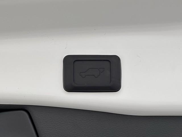 RAV4 ハイブリッドG 衝突被害軽減装置 ドライブレコーダ AC100V電源 ワンオーナ- バックモニター 整備記録簿 地デジTV LEDヘッドライト スマキー 電動シ-ト AWD TVナビ パワステ 横滑り防止装置 AAC(18枚目)