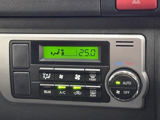 レジアスエースバン ロングスーパーＧＬ　ナビ＆ＴＶ　リアクーラー　盗難防止システム　地デジ　運転席エアバッグ　キーレスリモコン　メモリーナビ　ＤＶＤ再生　エアコン　パワーウインドウ　ＥＴＣ　バックカメラ　ＡＢＳ　パワーステアリング（10枚目）