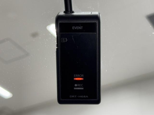 ドライブレコーダー装備してますよ。　思いでの記録や万が一の時の記録にも便利ですね。