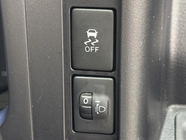 ＶＳＣ（Ｖｅｈｉｃｌｅ　Ｓｔａｂｉｌｉｔｙ　Ｃｏｎｔｒｏｌ）付です。　横滑りを防止する装置です。　万が一の時に作動する、安全のための装置です。