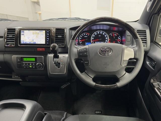 ハイエースバン スーパーＧＬ　ダークプライムＩＩ　ＬＥＤヘットライト　メモリーナビゲーション　ミュージックプレイヤー接続可　地デジ　スマキー　ＡＢＳ　フルフラット　盗難警報装置　運転席エアバッグ　リアクーラー　オートエアコン　パワーウインドウ　記録簿（4枚目）