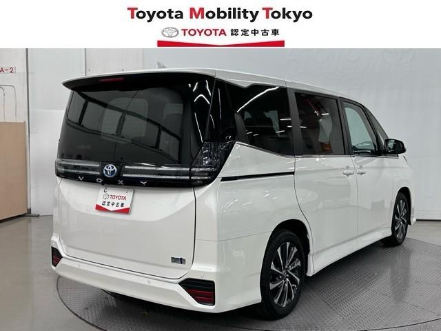 ヴォクシー ハイブリッドＳ－Ｚ　パワーウィンドウ　ＤＶＤ再生機能　インテリキー　横滑防止装置　地デジＴＶ　アクティブクルーズコントロール　フルオートエアコン　リアカメラ　エアバッグ　ＡＢＳ　１００Ｖ充電　ナビＴＶ　ＷＡＣ　キーレス（2枚目）