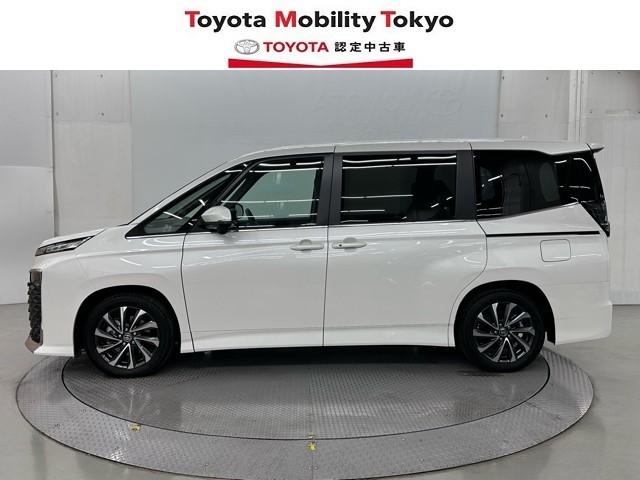 ヴォクシー ハイブリッドＳ－Ｚ　パワーウィンドウ　ＤＶＤ再生機能　インテリキー　横滑防止装置　地デジＴＶ　アクティブクルーズコントロール　フルオートエアコン　リアカメラ　エアバッグ　ＡＢＳ　１００Ｖ充電　ナビＴＶ　ＷＡＣ　キーレス（3枚目）