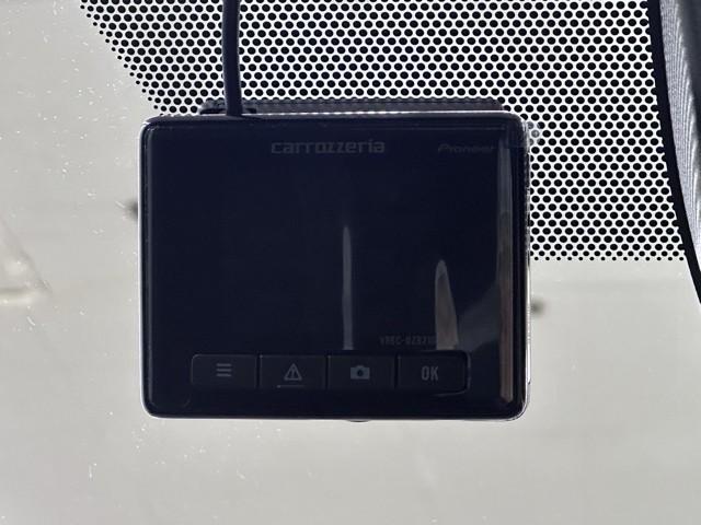 ヴォクシー ハイブリッドＳ－Ｚ　パワーウィンドウ　ＤＶＤ再生機能　インテリキー　横滑防止装置　地デジＴＶ　アクティブクルーズコントロール　フルオートエアコン　リアカメラ　エアバッグ　ＡＢＳ　１００Ｖ充電　ナビＴＶ　ＷＡＣ　キーレス（11枚目）