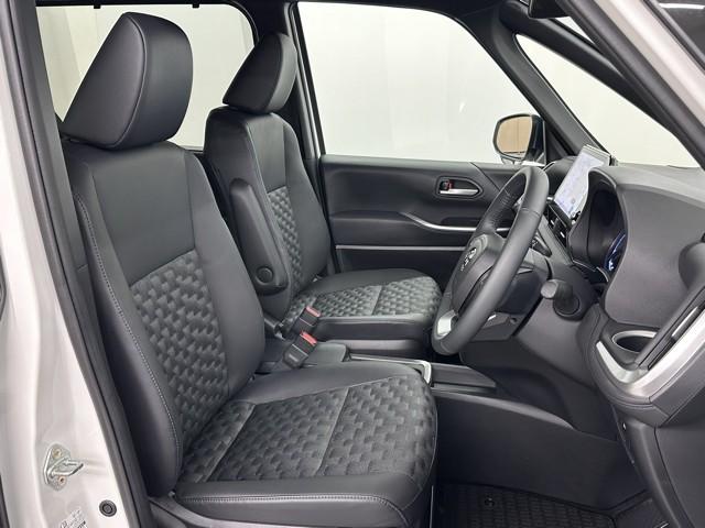 ヴォクシー ハイブリッドＳ－Ｚ　パワーウィンドウ　ＤＶＤ再生機能　インテリキー　横滑防止装置　地デジＴＶ　アクティブクルーズコントロール　フルオートエアコン　リアカメラ　エアバッグ　ＡＢＳ　１００Ｖ充電　ナビＴＶ　ＷＡＣ　キーレス（16枚目）