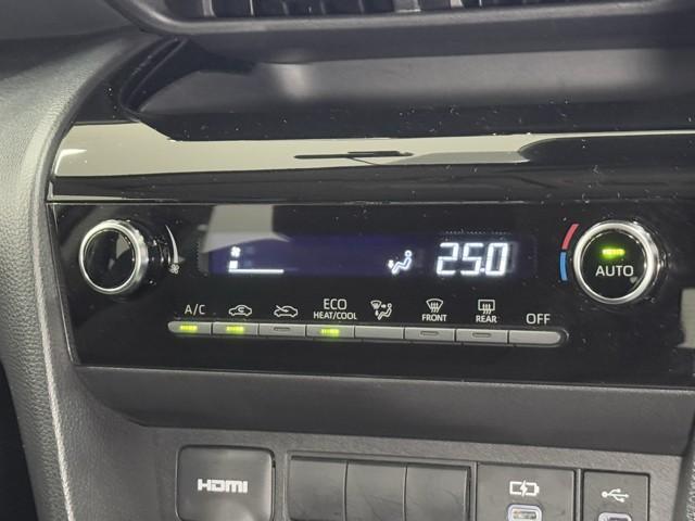 ヤリスクロス Ｇ　ＥＴＣ装備　リヤカメラ　点検記録簿　スマートエントリー　イモビライザー　オートエアコン　アルミホイール　キーレス　パワーウィンドウ　クルコン　ＡＢＳ　ドライブレコーダー　エアバッグ　パワーステアリング（8枚目）