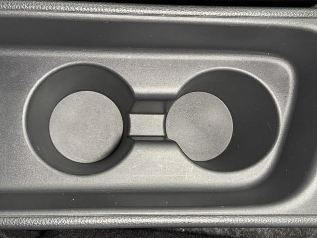 ヤリスクロス Ｇ　ＥＴＣ装備　リヤカメラ　スマートエントリー　イモビライザー　オートエアコン　アルミホイール　キーレス　パワーウィンドウ　クルコン　ＡＢＳ　ドライブレコーダー　エアバッグ　パワーステアリング（9枚目）