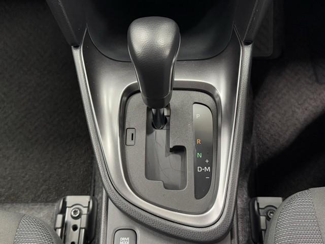 ヤリスクロス Ｇ　ＥＴＣ装備　リヤカメラ　スマートエントリー　イモビライザー　オートエアコン　アルミホイール　キーレス　パワーウィンドウ　クルコン　ＡＢＳ　ドライブレコーダー　エアバッグ　パワーステアリング（11枚目）