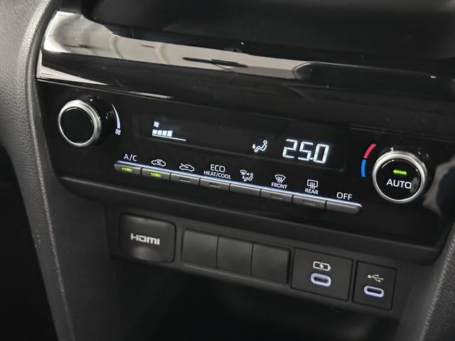 ヤリスクロス Ｇ　ＥＴＣ装備　リヤカメラ　点検記録簿　スマートエントリー　イモビライザー　オートエアコン　アルミホイール　キーレス　パワーウィンドウ　クルコン　ＡＢＳ　ドライブレコーダー　エアバッグ　パワーステアリング（7枚目）