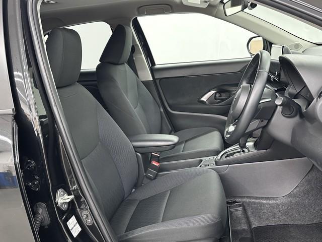 ヤリスクロス Ｇ　ＥＴＣ装備　リヤカメラ　点検記録簿　スマートエントリー　イモビライザー　オートエアコン　アルミホイール　キーレス　パワーウィンドウ　クルコン　ＡＢＳ　ドライブレコーダー　エアバッグ　パワーステアリング（14枚目）