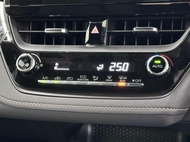 カローラツーリング ダブルバイビー　１オーナー　リアカメラ　横滑り防止　盗難防止　キーフリ－　整備記録簿　ＥＴＣ付　ＡＢＳ　ＬＥＤライト　パワステ　パワーウィンドウ　アルミ　メディアプレイヤー接続　ドライブレコーダー付　クルコン（7枚目）