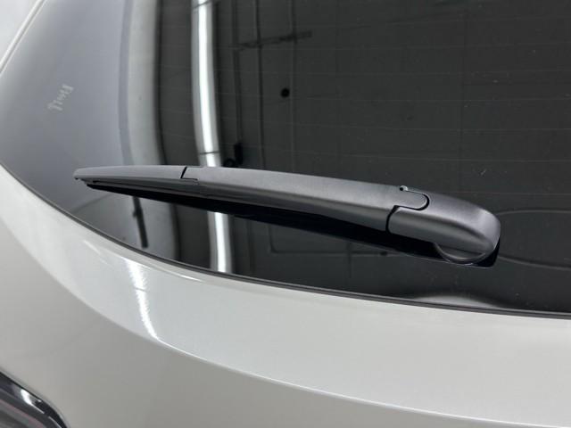 カローラツーリング ダブルバイビー　１オーナー　リアカメラ　横滑り防止　盗難防止　キーフリ－　整備記録簿　ＥＴＣ付　ＡＢＳ　ＬＥＤライト　パワステ　パワーウィンドウ　アルミ　メディアプレイヤー接続　ドライブレコーダー付　クルコン（18枚目）