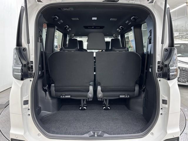 ヴォクシー ハイブリッドS-Z パワーウィンドウ DVD再生機能 インテリキー 横滑防止装置 地デジTV アクティブクルーズコントロール フルオートエアコン リアカメラ エアバッグ ABS 100V充電 ナビTV WAC キーレス(18枚目)