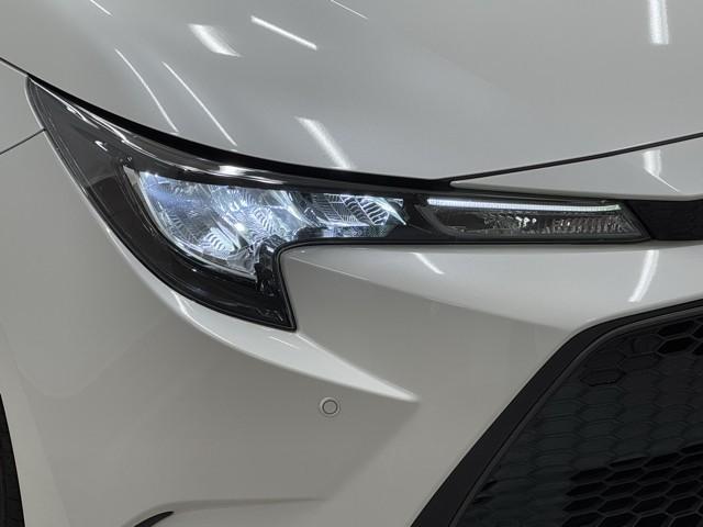 カローラ ハイブリッド　Ｓ　スマートキ　ｉストップ　横滑り防止機能　ＬＥＤヘッドライト　ミュージックプレイヤー接続可　盗難防止装置　キーレス　オートエアコン　クルコン　リヤカメラ　メモリナビ　パワーステアリング　ＡＷ　ＡＢＳ（17枚目）