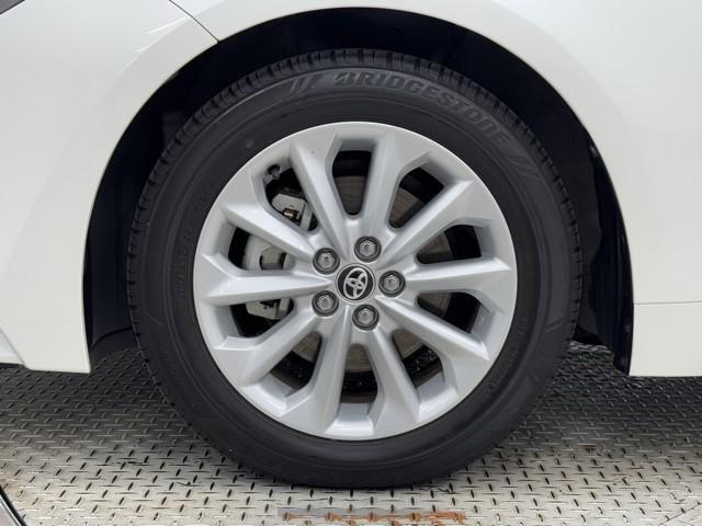 カローラ ハイブリッド　Ｓ　スマートキ　ｉストップ　横滑り防止機能　ＬＥＤヘッドライト　ミュージックプレイヤー接続可　盗難防止装置　キーレス　オートエアコン　クルコン　リヤカメラ　メモリナビ　パワーステアリング　ＡＷ　ＡＢＳ（18枚目）