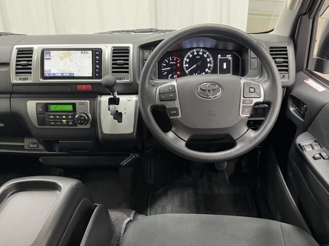 ハイエースバン ロングスーパーGL Wエアコン Wエアバック Bカメラ LEDライト パワーウインドウ 横滑防止 フルセグテレビ DVD視聴可 キーレスエントリー メモリーナビ オートエアコン ETC パワーステ 記録簿有 ABS(4枚目)