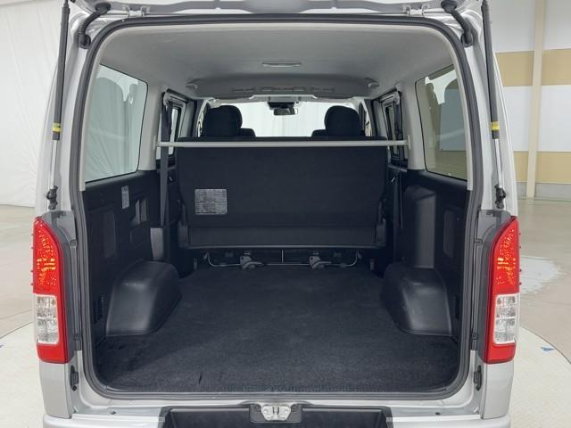 ハイエースバン ロングスーパーGL Wエアコン Wエアバック Bカメラ LEDライト パワーウインドウ 横滑防止 フルセグテレビ DVD視聴可 キーレスエントリー メモリーナビ オートエアコン ETC パワーステ 記録簿有 ABS(17枚目)