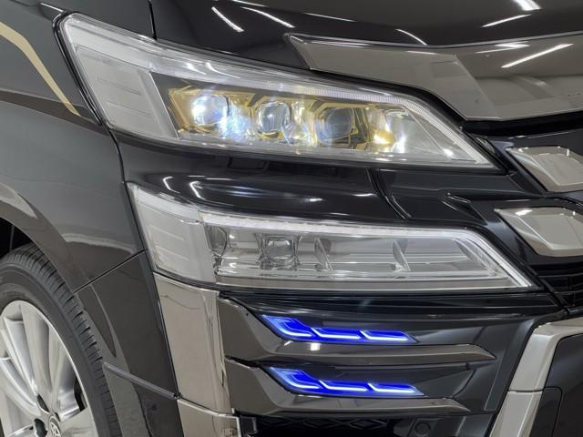 ヴェルファイア ２．５Ｚ　ゴールデンアイズ　ＥＴＣ付き　サンルーフ　ナビ　１オーナー　Ｂカメラ　両側自動ドア　Ｄレコ　ＡＣ１００Ｖ　オートクルーズ　メモリーナビ　ＬＥＤヘッドランプ　アルミ　３列シート　ミュージックプレイヤー接続可　キーレス（17枚目）