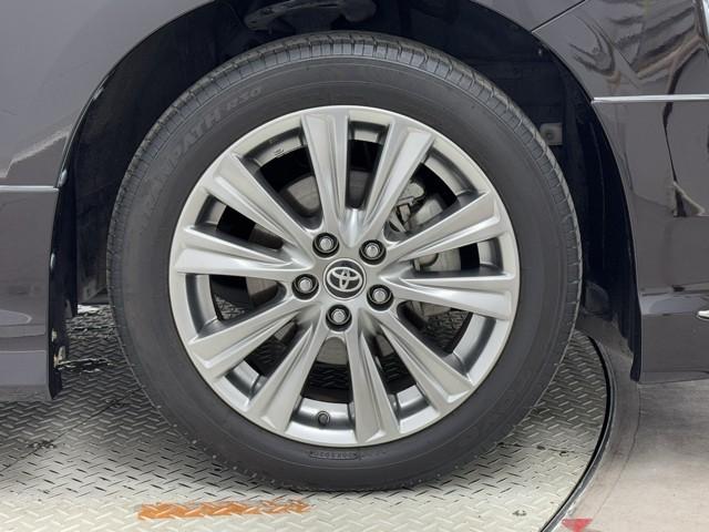 ヴェルファイア ２．５Ｚ　ゴールデンアイズ　ＥＴＣ付き　サンルーフ　ナビ　１オーナー　Ｂカメラ　両側自動ドア　Ｄレコ　ＡＣ１００Ｖ　オートクルーズ　メモリーナビ　ＬＥＤヘッドランプ　アルミ　３列シート　ミュージックプレイヤー接続可　キーレス（18枚目）