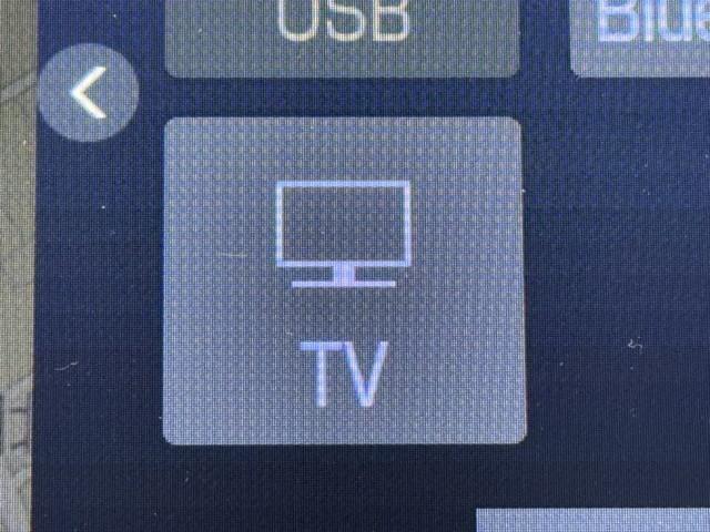 クラウンハイブリッド Ｇ　本革シート　アルミ　ＬＥＤヘッド　キーフリー　記録簿　アイドリングストップ　横滑り防止機能　ＤＶＤ　ＥＴＣ　オートエアコン　ＡＵＸ　ＡＢＳ　メモリナビ　盗難防止装置　エアバッグ　ＡＣ１００Ｖ　ドラレコ（7枚目）