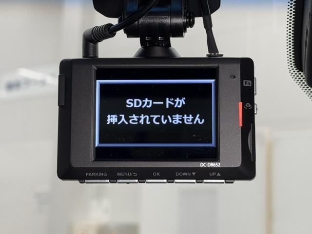 クラウンハイブリッド Ｇ　本革シート　アルミ　ＬＥＤヘッド　キーフリー　記録簿　アイドリングストップ　横滑り防止機能　ＤＶＤ　ＥＴＣ　オートエアコン　ＡＵＸ　ＡＢＳ　メモリナビ　盗難防止装置　エアバッグ　ＡＣ１００Ｖ　ドラレコ（8枚目）