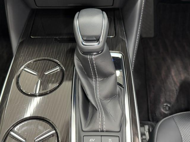 クラウンハイブリッド Ｇ　本革シート　アルミ　ＬＥＤヘッド　キーフリー　記録簿　アイドリングストップ　横滑り防止機能　ＤＶＤ　ＥＴＣ　オートエアコン　ＡＵＸ　ＡＢＳ　メモリナビ　盗難防止装置　エアバッグ　ＡＣ１００Ｖ　ドラレコ（12枚目）