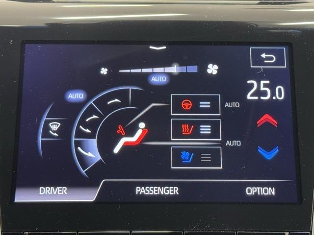 クラウンハイブリッド Ｇ　本革シート　アルミ　ＬＥＤヘッド　キーフリー　記録簿　アイドリングストップ　横滑り防止機能　ＤＶＤ　ＥＴＣ　オートエアコン　ＡＵＸ　ＡＢＳ　メモリナビ　盗難防止装置　エアバッグ　ＡＣ１００Ｖ　ドラレコ（14枚目）