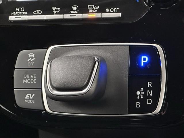 アクア Ｇ　ワンオーナ　ＶＳＣ　衝突軽減ブレーキ　メモリナビ　アイドルストップ　バックモニター　ＬＥＤ　クルーズコントロール　スマートキー　ＥＴＣ車載器　ＡＣ１００Ｖ　ドライブレコーダー　ナビ　パワーウィンドウ（9枚目）