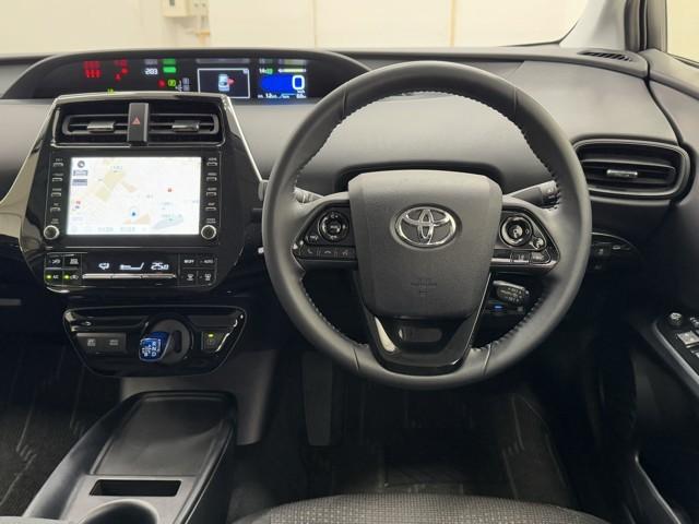 プリウス Ｓ　１００Ｖ　取説記録簿　アイスト　ＥＳＣ　スマートキ－　メモリーナビゲーション　ＬＥＤヘッドライト　ＥＴＣ車載器　フルオートエアコン　ナビ　クルーズコントロール　エアバッグ　イモビ　パワーウインドウ（4枚目）