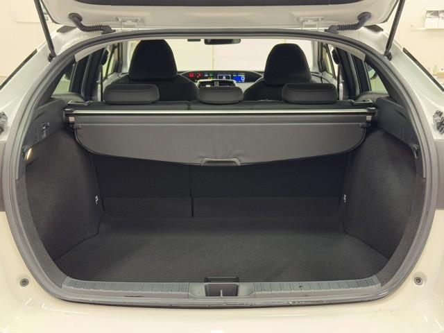 プリウス Ｓ　１００Ｖ　取説記録簿　アイスト　ＥＳＣ　スマートキ－　メモリーナビゲーション　ＬＥＤヘッドライト　ＥＴＣ車載器　フルオートエアコン　ナビ　クルーズコントロール　エアバッグ　イモビ　パワーウインドウ（16枚目）