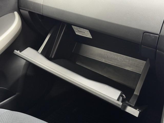 プリウス Sツーリングセレクション アイドリングST スマキ- Bカメ 地デジフルセグ 整備記録簿 サイドエアバッグ アルミ装備 イモビライザー メモリ-ナビ キーレス Wエアバック LEDランプ 横滑り防止機能 パワステ エアB(11枚目)