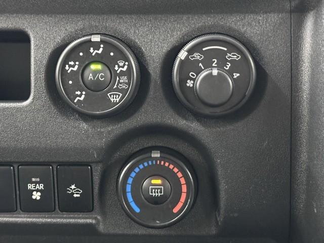 �}�j���A�����̃G�A�R���X�C�b�`�ł��B�@�傫�ڂ̃X�C�b�`�Ȃ̂Œ������₷���ł���B