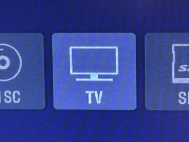 エスクァイア ハイブリッドGi Rカメラ AAC ナビ&TV リアエアコン 記録簿付き 地デジ アイドルストップ クルーズコントロール LEDライト キーレスエントリー スマートキー付 DVD再生可 エアバック 横滑防止装置 ETC(7枚目)