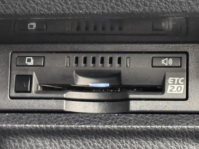 エスクァイア ハイブリッドGi Rカメラ AAC ナビ&TV リアエアコン 記録簿付き 地デジ アイドルストップ クルーズコントロール LEDライト キーレスエントリー スマートキー付 DVD再生可 エアバック 横滑防止装置 ETC(9枚目)