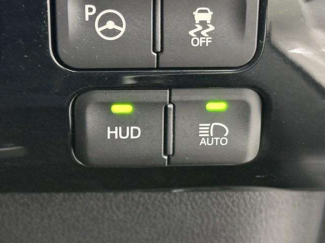 プリウス Ｓセーフティプラス　衝突回避システム　Ｂモニター　ドラレコ付き　定期点検記録簿　ＬＥＤライト　クルコン　ＥＴＣ装備　スマートＫＥＹ　ナビＴＶ　イモビライザー　横滑り防止機能　ＰＷ　カーテンエアバッグ　キーレスエントリー（15枚目）