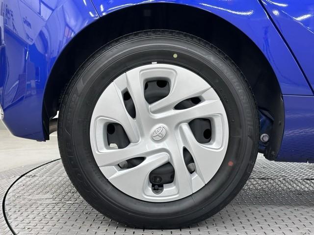 �z�C�[���L���b�v�t�ł��B�@�z�C�[���̏�ɃJ�o�[��t���Ă��܂��B�@�f�U�C���̎����l�����Ă��܂����A��͂̂��Ƃ��l�����Ă����ł���B