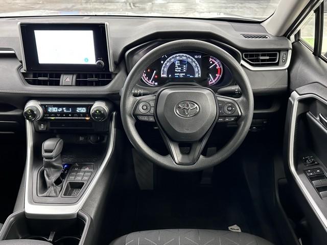 ＲＡＶ４ Ｘ　フルセグテレビ　点検記録簿　ドライブレコーダー　ミュージックプレイヤー接続可　バックカメラ　クルコン　スマートキー　ＥＴＣ　４ＷＤ　盗難防止装置　カーテンエアバッグ　ＡＢＳ　キーフリ　エアバッグ（4枚目）