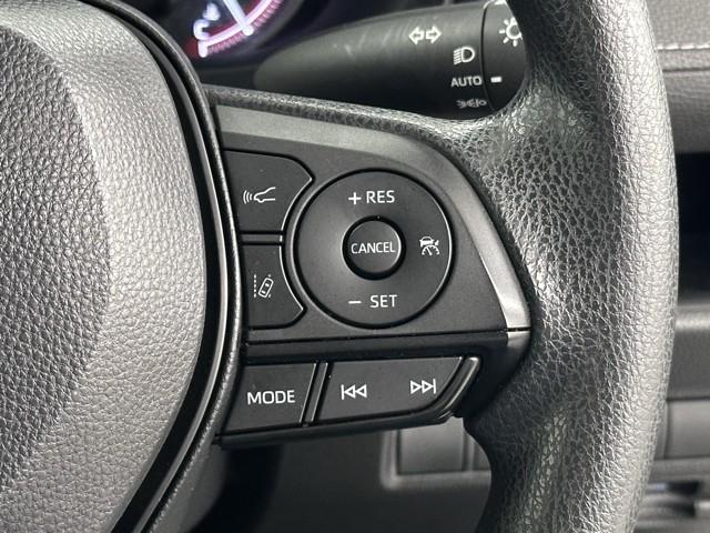 ＲＡＶ４ Ｘ　フルセグテレビ　点検記録簿　ドライブレコーダー　ミュージックプレイヤー接続可　バックカメラ　クルコン　スマートキー　ＥＴＣ　４ＷＤ　盗難防止装置　カーテンエアバッグ　ＡＢＳ　キーフリ　エアバッグ（13枚目）