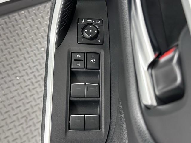 ＲＡＶ４ Ｘ　フルセグテレビ　点検記録簿　ドライブレコーダー　ミュージックプレイヤー接続可　バックカメラ　クルコン　スマートキー　ＥＴＣ　４ＷＤ　盗難防止装置　カーテンエアバッグ　ＡＢＳ　キーフリ　エアバッグ（15枚目）