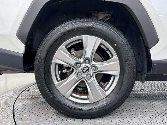 ＲＡＶ４ Ｘ　フルセグテレビ　点検記録簿　ドライブレコーダー　ミュージックプレイヤー接続可　バックカメラ　クルコン　スマートキー　ＥＴＣ　４ＷＤ　盗難防止装置　カーテンエアバッグ　ＡＢＳ　キーフリ　エアバッグ（19枚目）