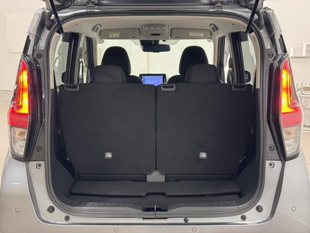 �ƂĂ��L�X�A�傫�ȊJ�����̉׎��X�y�[�X�ł��ˁB�@�J�����L�X������A�傫�ȉו����y�X���[�o�����Ⴂ�܂��ˁB�@�ו��X�y�[�X�͍L���ق��������ł���ˁB