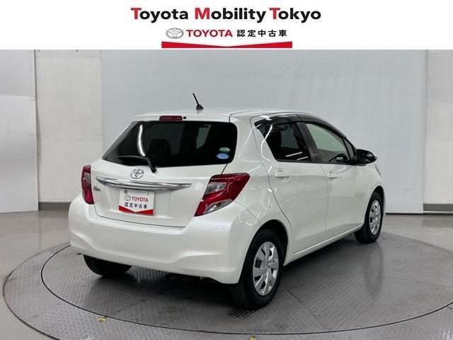 ヴィッツ Ｆ　衝突被害軽減装置　アイドリングストップ車　パワーウィンドウ　エアバック　Ｗエアバック　エアコン　横滑り防止装置　キーレスキー　整備記録簿　パワステ　ワンセグＴＶ　ナビ・ＴＶ　メモリーナビゲーション（2枚目）