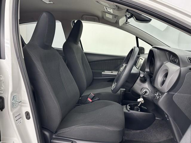 ヴィッツ Ｆ　衝突被害軽減装置　アイドリングストップ車　パワーウィンドウ　エアバック　Ｗエアバック　エアコン　横滑り防止装置　キーレスキー　整備記録簿　パワステ　ワンセグＴＶ　ナビ・ＴＶ　メモリーナビゲーション（16枚目）