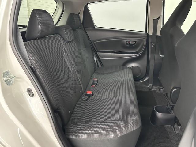 ヴィッツ Ｆ　衝突被害軽減装置　アイドリングストップ車　パワーウィンドウ　エアバック　Ｗエアバック　エアコン　横滑り防止装置　キーレスキー　整備記録簿　パワステ　ワンセグＴＶ　ナビ・ＴＶ　メモリーナビゲーション（17枚目）