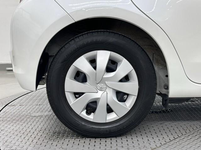 ヴィッツ Ｆ　衝突被害軽減装置　アイドリングストップ車　パワーウィンドウ　エアバック　Ｗエアバック　エアコン　横滑り防止装置　キーレスキー　整備記録簿　パワステ　ワンセグＴＶ　ナビ・ＴＶ　メモリーナビゲーション（19枚目）