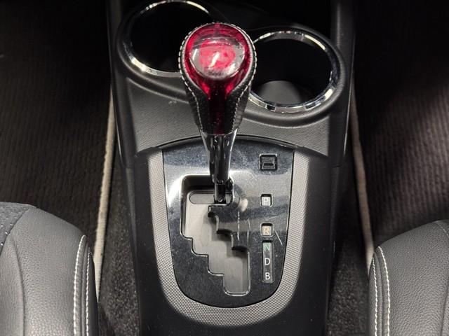 アクア Ｇ　Ｇ’ｓ　ドラレコ付き　ＥＴＣ付き　盗難防止装置　キーレス　スマートキープッシュスタート　メディアプレイヤー接続　運転席助手席エアバック　横滑防止　ナビＴＶ　パワーステアリング　アルミホイール　パワーウィンドウ（11枚目）