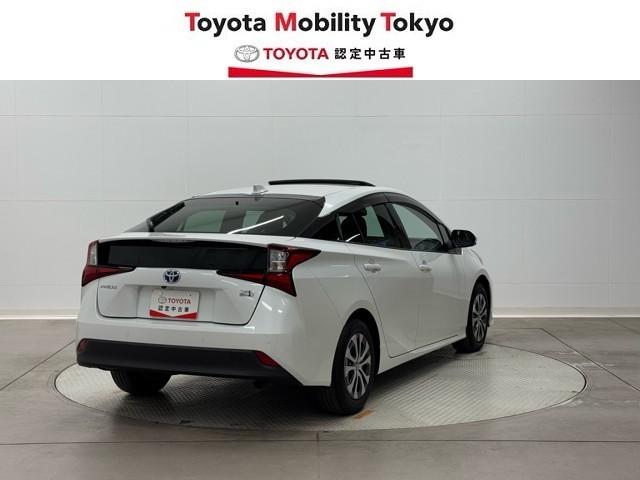 プリウス Aプレミアム サンル-フ 電動パワーシート 黒革シート AC100V アイドリングストップ機能 LEDライト 地デジフルセグ Rカメラ スマキー クルコン メモリナビ AC ETC 整備記録簿 キーレスエントリー(2枚目)